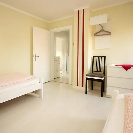 Am Apfelgarten-2 Mit Pkw-parkplatz, Floerekeweg 公寓 鲁纳