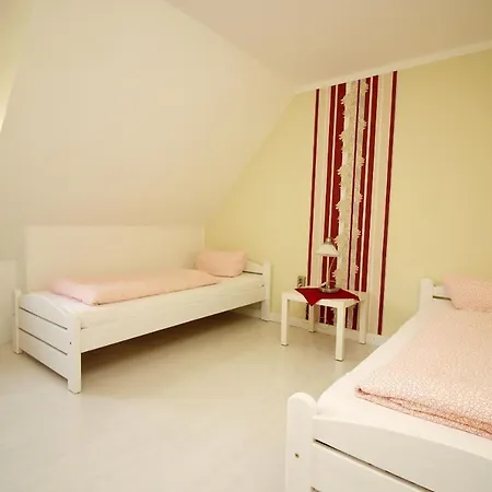 Апартаменты Am Apfelgarten-2 Mit Pkw-parkplatz, Floerekeweg *