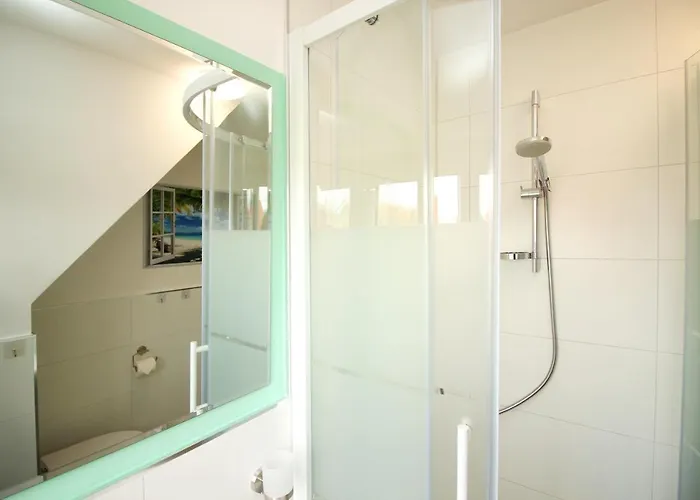 Am Apfelgarten-2 Mit Pkw-parkplatz, Floerekeweg 鲁纳